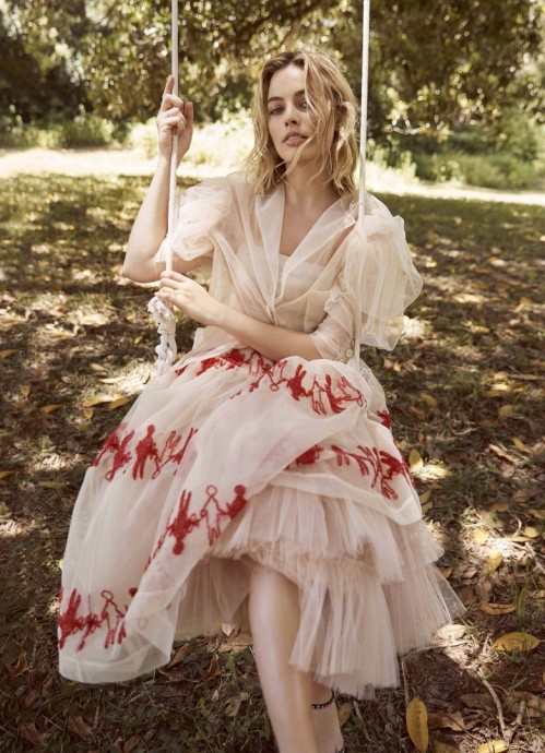 Марго Робби (Margot Robbie) в фотосессии для журнала Harper’s Bazaar Australia Марго Робби (Margot Robbie) в фотосессии для журнала Harper’s Bazaar Australia