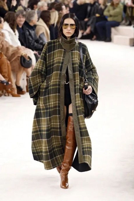 Коллекция Chloé Ready-To-Wear Fall/Winter 2024 Paris