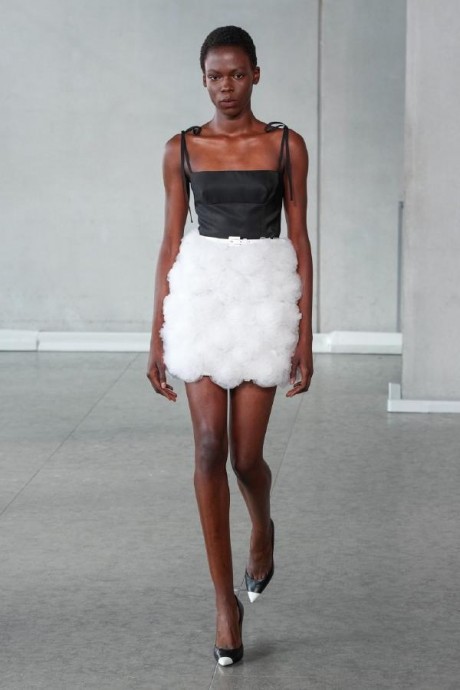 Коллекция Carolina Herrera Ready-To-Wear Весна-Лето 2024 Коллекция Carolina Herrera Ready-To-Wear Весна-Лето 2024