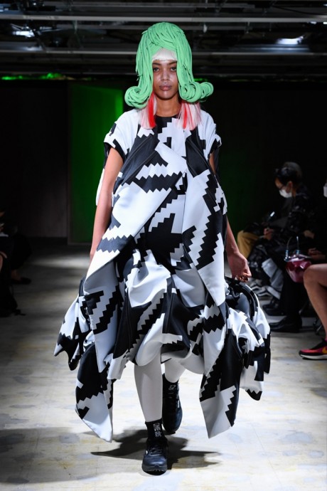 Коллекция Comme des Garçons Ready-To-Wear Весна-Лето 2022