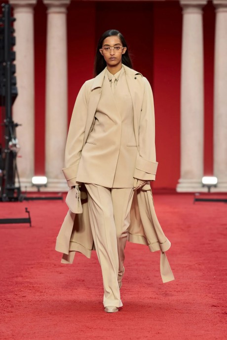 Коллекция Ferragamo Ready-To-Wear Весна-Лето 2023