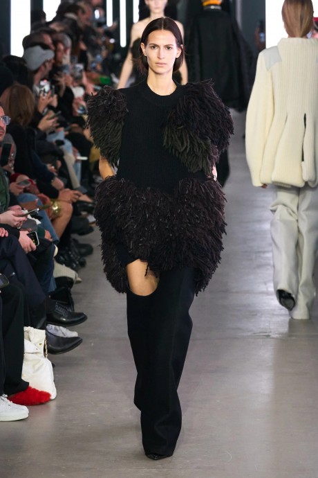Обзор коллекции Sacai Fall 2024 Ready-to-Wear