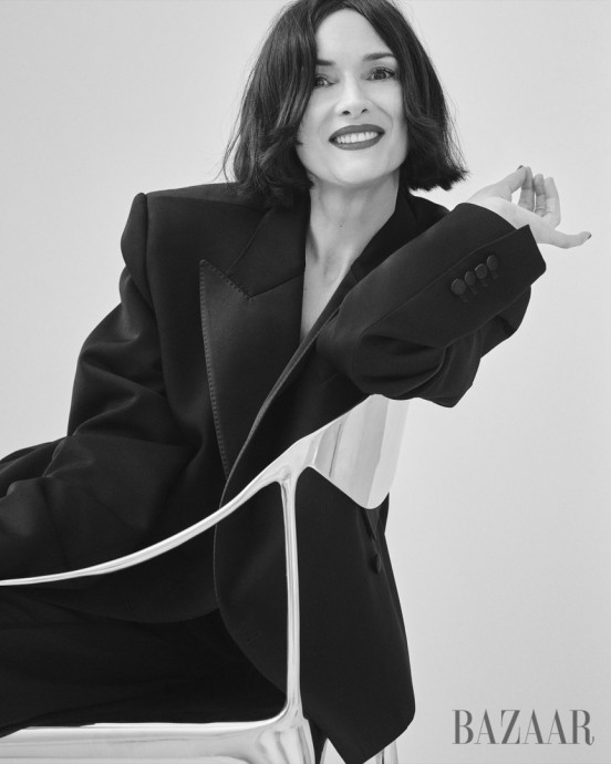 Вайнона Райдер (Winona Ryder) в фотосессии для журнала Harper's Bazaar US Вайнона Райдер (Winona Ryder) в фотосессии для журнала Harper's Bazaar US