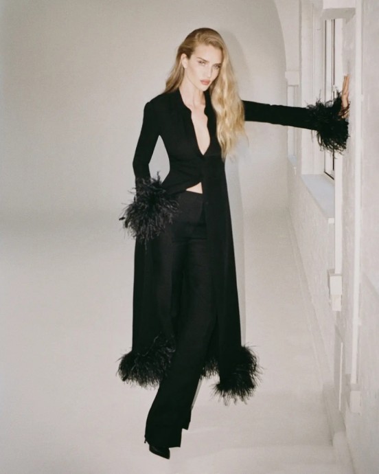 Роузи Хантингтон-Уайтли (Rosie Huntington-Whiteley) в фотосессии для CR Fashion Book (2023) Роузи Хантингтон-Уайтли (Rosie Huntington-Whiteley) в фотосессии для CR Fashion Book (2023)