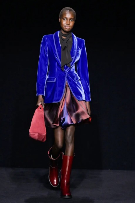 Коллекция Emporio Armani Ready-To-Wear Осень-Зима 2023 Коллекция Emporio Armani Ready-To-Wear Осень-Зима 2023