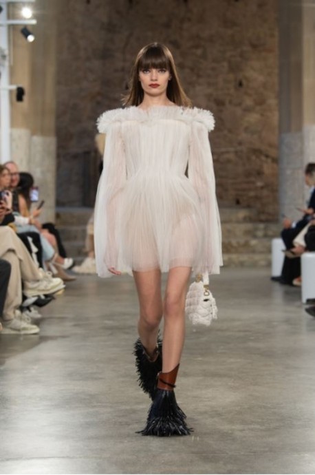 Коллекция Louis Vuitton Cruise 2025