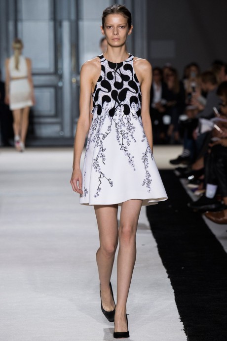 Модели коллекции Giambattista Valli