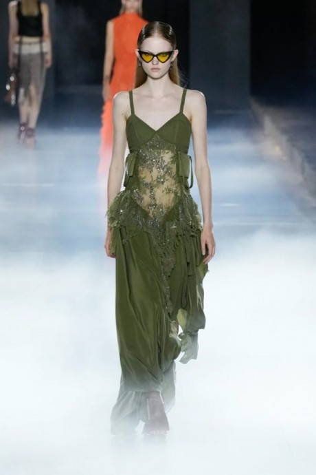 Коллекция Alexander McQueen Ready-To-Wear Весна-Лето 2025 Коллекция Alexander McQueen Ready-To-Wear Весна-Лето 2025