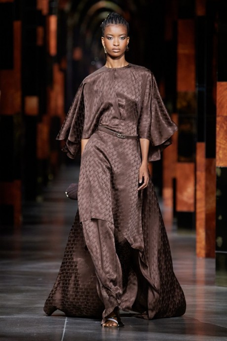 Коллекция Fendi Ready-To-Wear Весна-Лето 2022