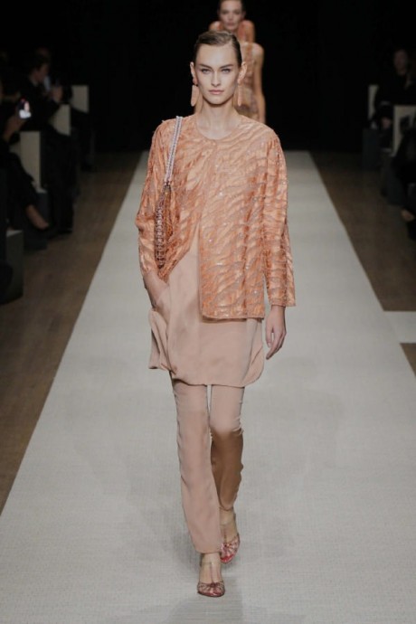 Коллекция Giorgio Armani Ready-To-Wear Весна-Лето 2025 Коллекция Giorgio Armani Ready-To-Wear Весна-Лето 2025