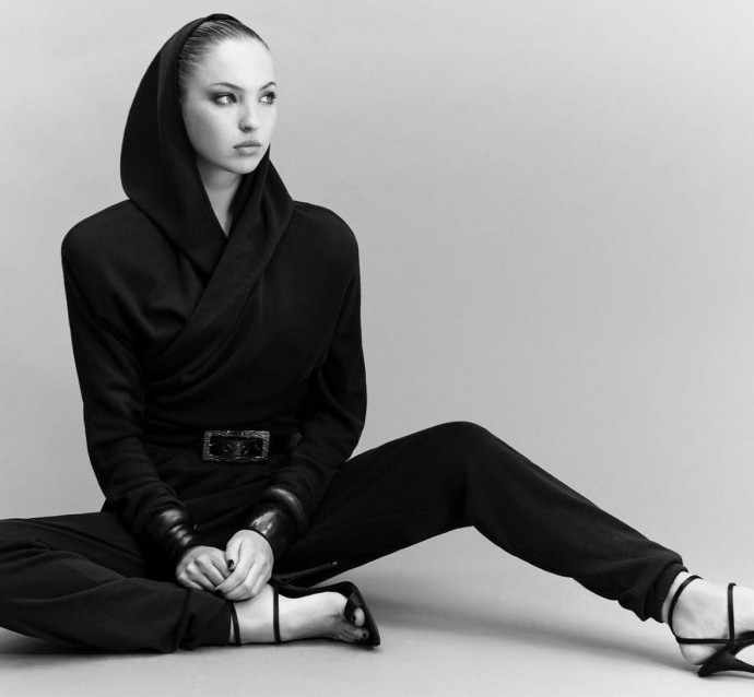 Лила Мосс (Lila Moss), дочь культовой модели Кейт Мосс, в фотосессии для журнала Vogue Korea (2023) Лила Мосс (Lila Moss), дочь культовой модели Кейт Мосс, в фотосессии для журнала Vogue Korea (2023)
