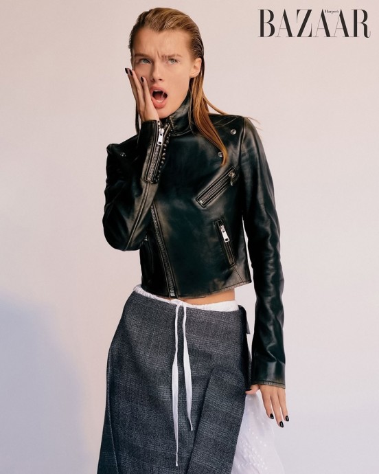 Kris Grikaite в Prada в объективе Matt Jones для Harper's Bazaar Корея Сентябрь 2024 Kris Grikaite в Prada в объективе Matt Jones для Harper's Bazaar Корея Сентябрь 2024
