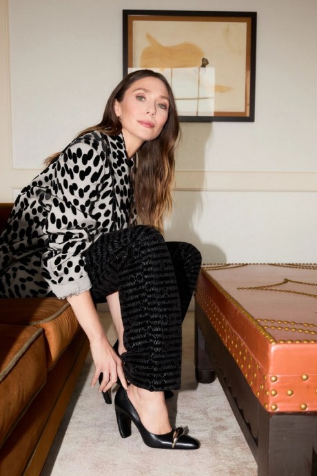 Элизабет Олсен (Elizabeth Olsen) в фотосессии для журнала Vogue (2024) Элизабет Олсен (Elizabeth Olsen) в фотосессии для журнала Vogue (2024)