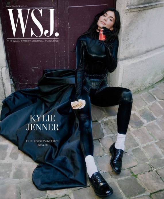 Кайли Дженнер (Kylie Jenner) в фотосессии для журнала The Wall Street Journal (2023) Кайли Дженнер (Kylie Jenner) в фотосессии для журнала The Wall Street Journal (2023)