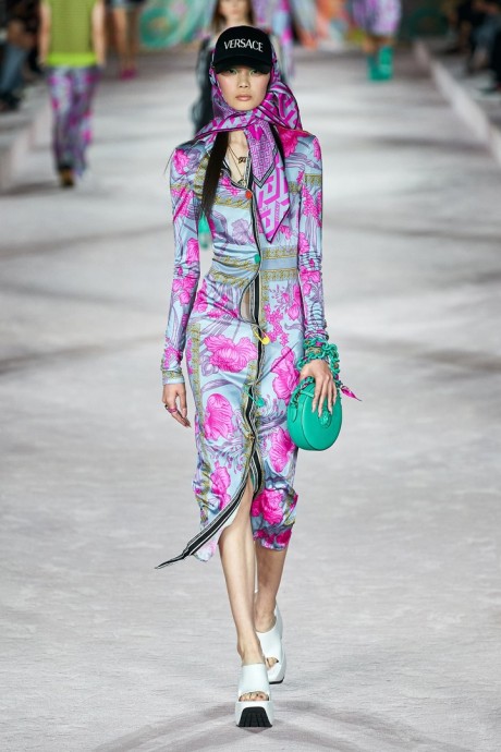 Коллекция Versace Ready-To-Wear Весна-Лето 2022