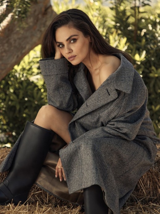 Мила Кунис (Mila Kunis) в фотосессии для C Magazine (2022)