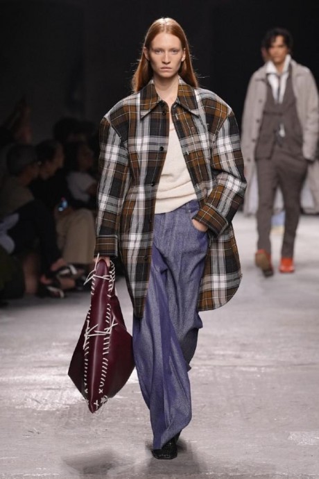 Коллекция Bottega Veneta Ready-To-Wear Весна-Лето 2025 Коллекция Bottega Veneta Ready-To-Wear Весна-Лето 2025