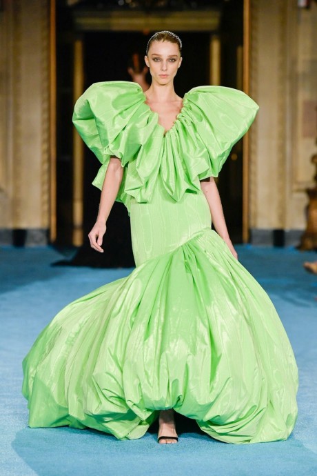 Коллекция Christian Siriano Ready-To-Wear Весна-Лето 2022