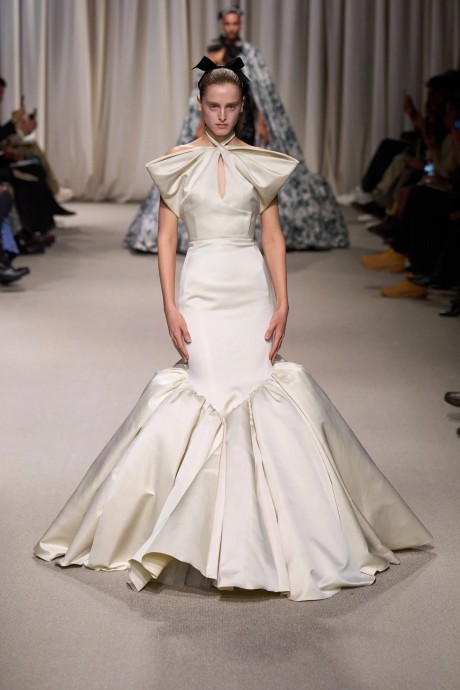 Коллекция Giambattista Valli Spring 2024 Couture