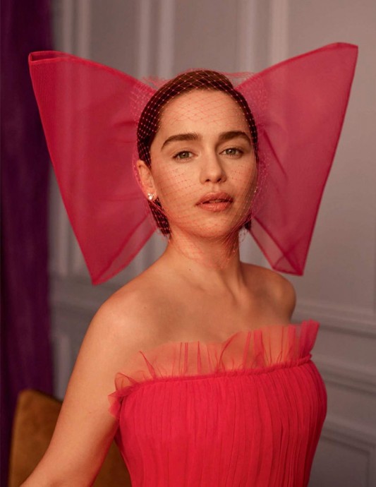 Эмилия Кларк (Emilia Clarke) в фотосессии для журнала Vogue Spain