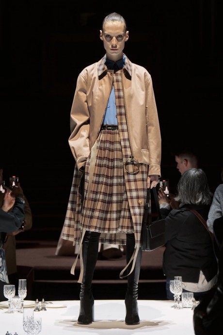 Коллекция Burberry Ready-To-Wear Осень-Зима 2022/2023