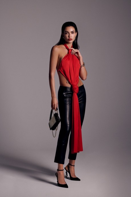 Joana Sanz в фотосессии для L’Officiel Arabia. Фотограф Andrews Diez Joana Sanz в фотосессии для L’Officiel Arabia. Фотограф Andrews Diez