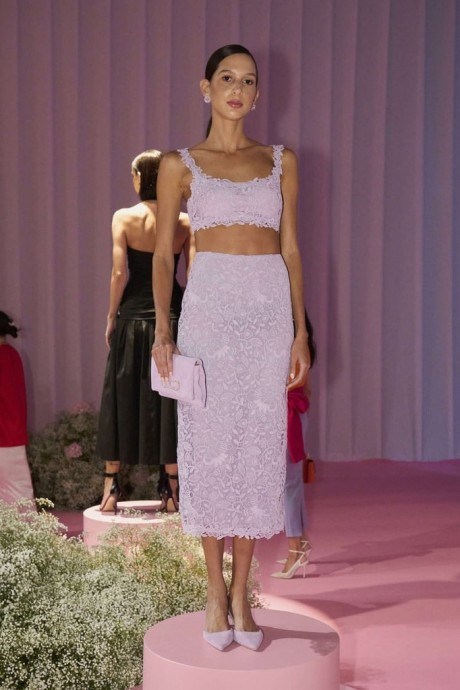 Коллекция Carolina Herrera Ready-To-Wear Весна-Лето 2024 Коллекция Carolina Herrera Ready-To-Wear Весна-Лето 2024