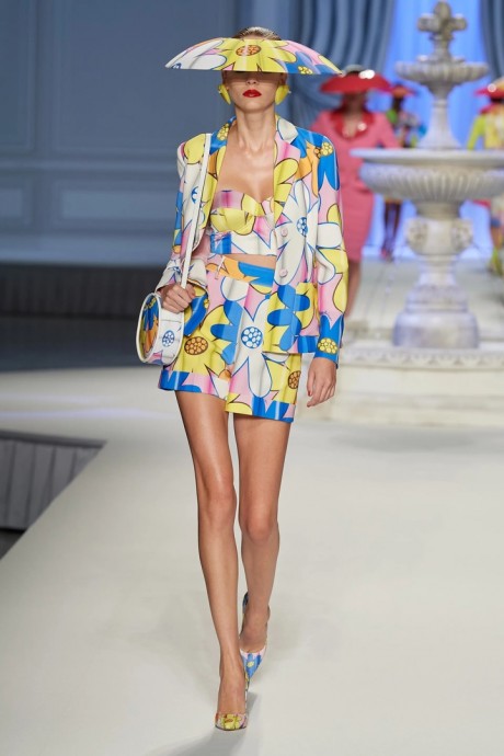 Коллекция Moschino Ready-To-Wear Весна-Лето 2023