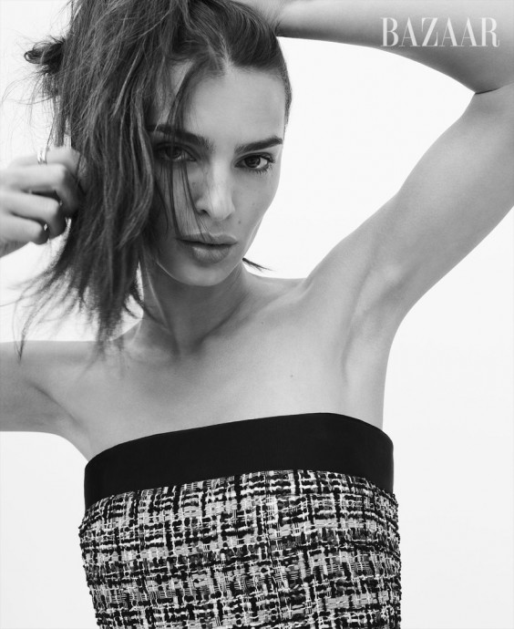 Эмили Ратаковски (Emily Ratajkowski) в фотосессии для журнала Harper’s Bazaar (2022) Эмили Ратаковски (Emily Ratajkowski) в фотосессии для журнала Harper’s Bazaar (2022)