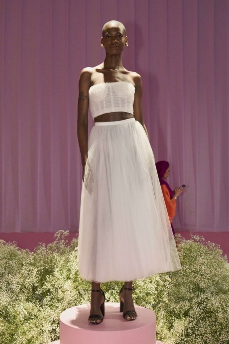Коллекция Carolina Herrera Ready-To-Wear Весна-Лето 2024 Коллекция Carolina Herrera Ready-To-Wear Весна-Лето 2024