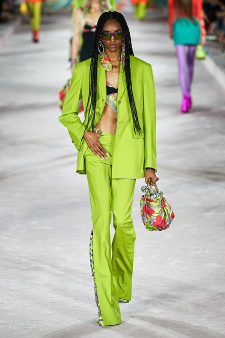 Коллекция Versace Ready-To-Wear Весна-Лето 2022