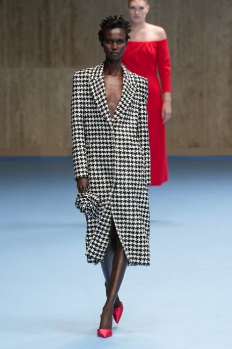 Коллекция Carolina Herrera Ready-To-Wear Весна-Лето 2025 Коллекция Carolina Herrera Ready-To-Wear Весна-Лето 2025