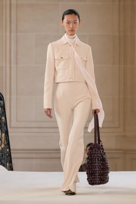 Коллекция Giambattista Valli Ready-To-Wear Осень-Зима 2025-2026 Коллекция Giambattista Valli Ready-To-Wear Осень-Зима 2025-2026