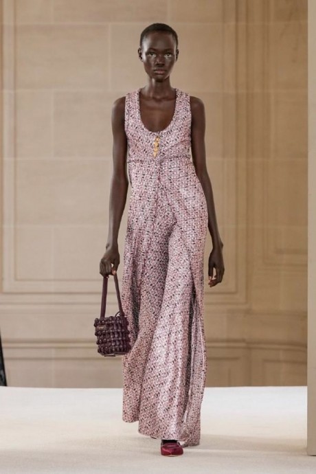 Коллекция Giambattista Valli Ready-To-Wear Осень-Зима 2025-2026 Коллекция Giambattista Valli Ready-To-Wear Осень-Зима 2025-2026