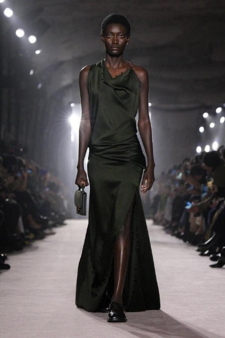 Коллекция Victoria Beckham Ready-To-Wear Осень-Зима 2025-2026 Коллекция Victoria Beckham Ready-To-Wear Осень-Зима 2025-2026