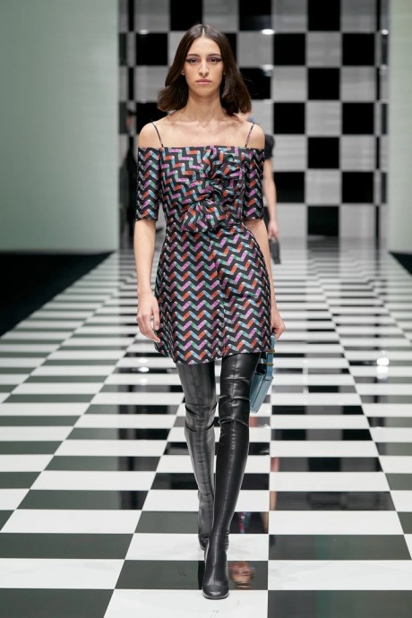 Коллекция Emporio Armani Ready-To-Wear Осень-Зима 2022/2023 Коллекция Emporio Armani Ready-To-Wear Осень-Зима 2022/2023