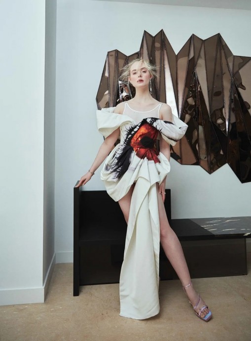 Эль Фаннинг (Elle Fanning) в фотосессии для журнала Flaunt (2023) Эль Фаннинг (Elle Fanning) в фотосессии для журнала Flaunt (2023)