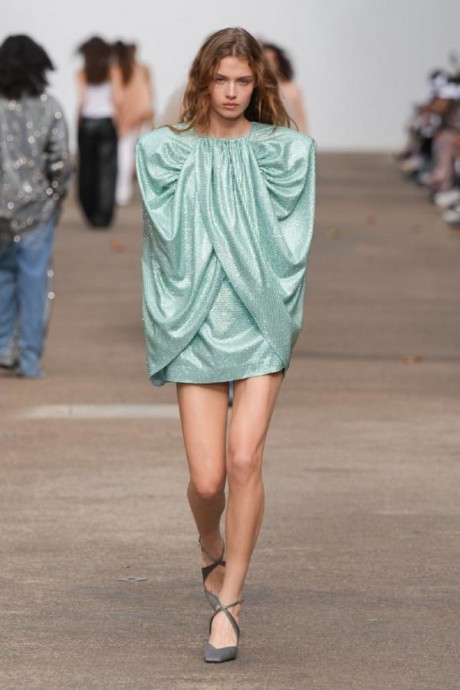 Коллекция Stella McCartney Ready-To-Wear Весна-Лето 2025 Коллекция Stella McCartney Ready-To-Wear Весна-Лето 2025