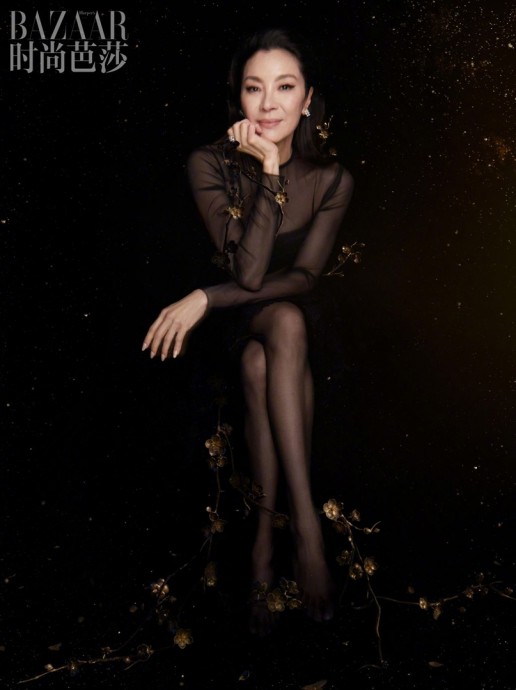 Мишель Йео (Michelle Yeoh) в фотосессии для журнала Harper’s Bazaar China (2023)