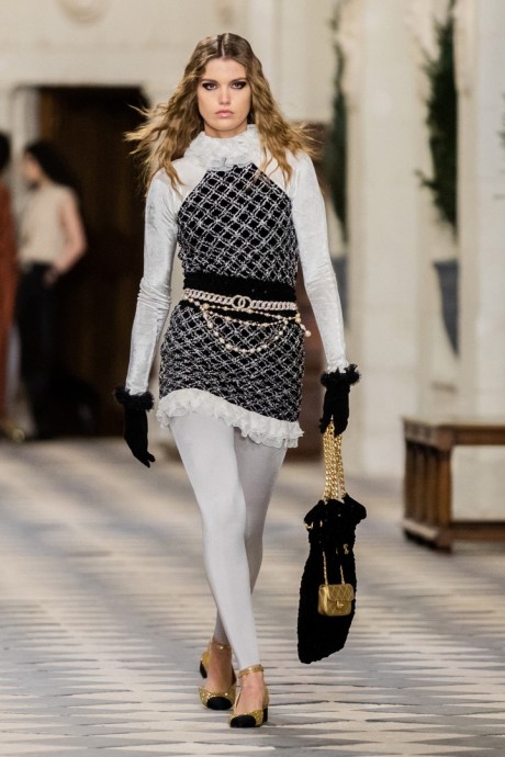 Коллекция Chanel Pre-Fall Осень-Зима 2021/2022