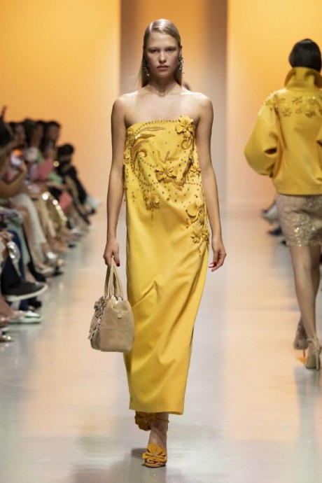 Коллекция Georges Hobeika Ready-To-Wear Весна-Лето 2025 Коллекция Georges Hobeika Ready-To-Wear Весна-Лето 2025