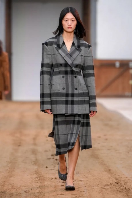 Коллекция Stella McCartney Ready-To-Wear Осень-Зима 2023-2024 Коллекция Stella McCartney Ready-To-Wear Осень-Зима 2023-2024