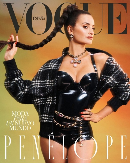 Пенелопа Крус (Penelope Cruz) в фотосессии для журнала Vogue Spain (2022)