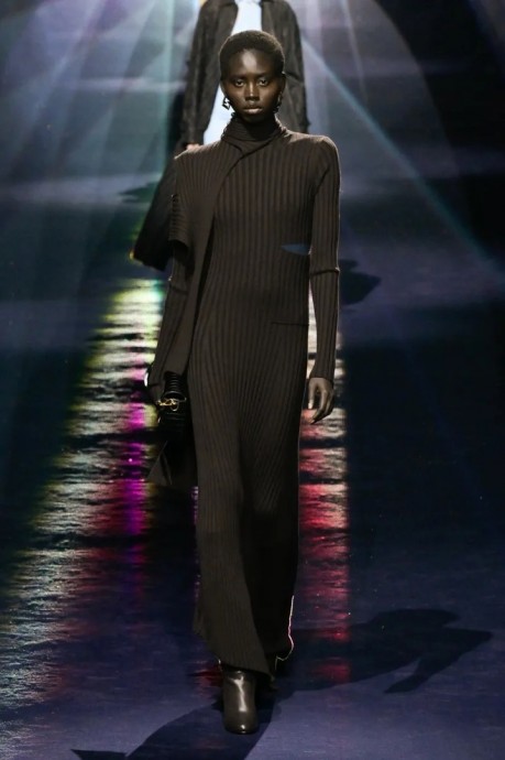 Коллекция Fendi Ready-To-Wear Осень-Зима 2023