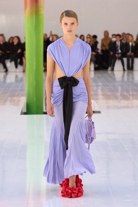 Модели коллекции Loewe 2023 READY-TO-WEAR