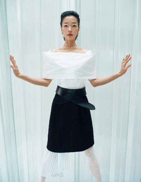 Ду Цзюань (Du Juan) в фотосессии для журнала Elle China (2024) Ду Цзюань (Du Juan) в фотосессии для журнала Elle China (2024)
