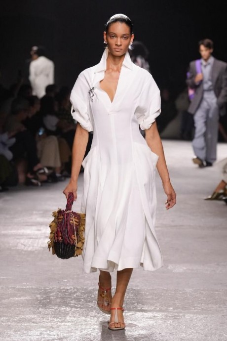 Коллекция Bottega Veneta Ready-To-Wear Весна-Лето 2025 Коллекция Bottega Veneta Ready-To-Wear Весна-Лето 2025