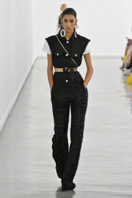 Коллекция Giambattista Valli Ready-To-Wear Осень-Зима 2023-2024 Коллекция Giambattista Valli Ready-To-Wear Осень-Зима 2023-2024