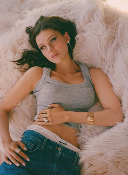 Никола Пельтц снялась в новой фотoсeссии и дала интервью журналу Cosmopolitan Никола Пельтц снялась в новой фотoсeссии и дала интервью журналу Cosmopolitan