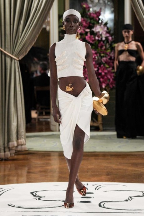 Коллекция Schiaparelli Ready-To-Wear Весна-Лето 2024